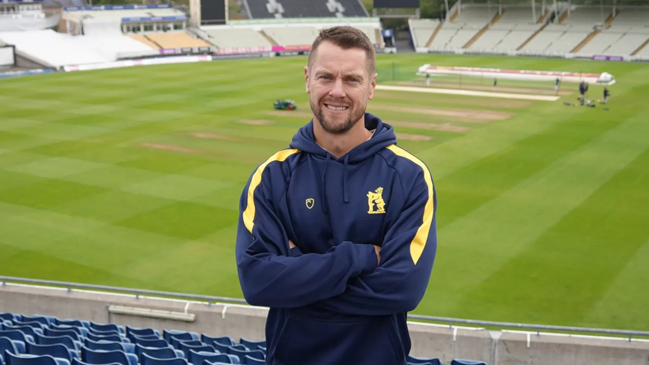 Ali Maiden appointed as Bears women's head coach, leaving Yorkshire's men's team