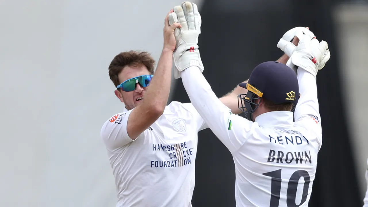 Liam Dawson's dominant performance leads Hampshire to crushing victory over Lancashire in all-round show