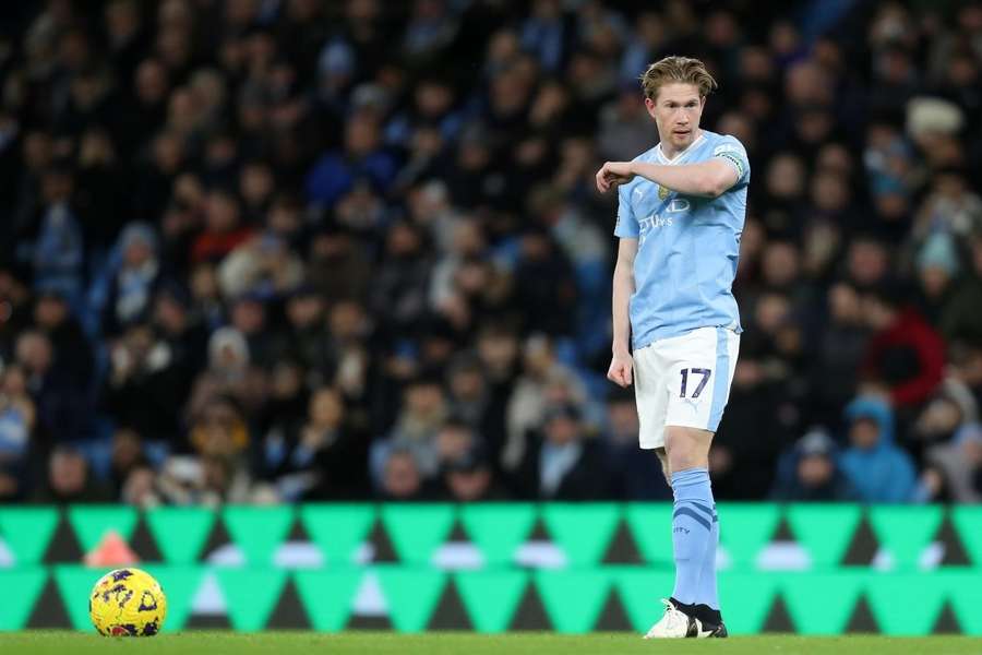 De Bruyne seen giving back at charity event after Belgium's defeat against France