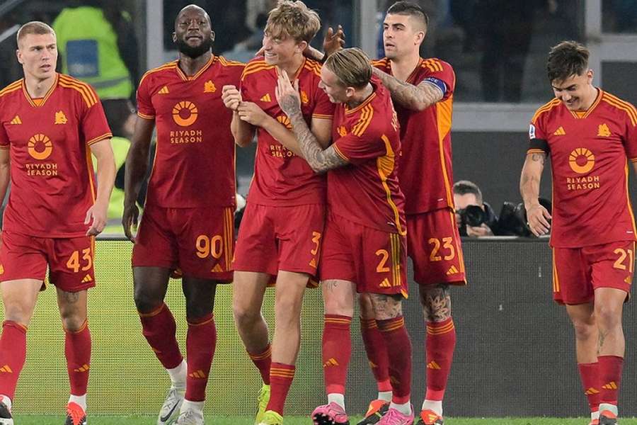 Zalewski Agents Issue Statement Following Galatasaray Rejection and Roma Departure of Carlos Volcano