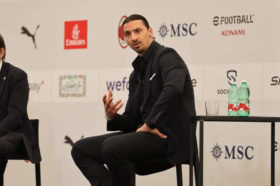 Zirkzee determined to replicate Ibrahimovic's success at Man Utd