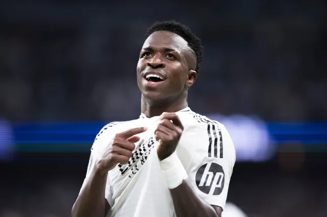 Manchester United winger Alejandro Garnacho congratulates Vinicius Jr on Real Madrid's Champions League comeback