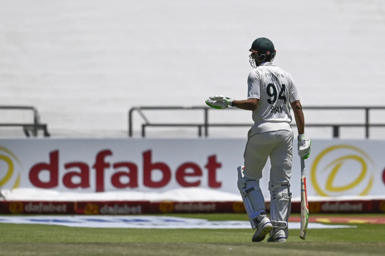 Shan Masood left perplexed by Hawkeye trajectory after lbw decision